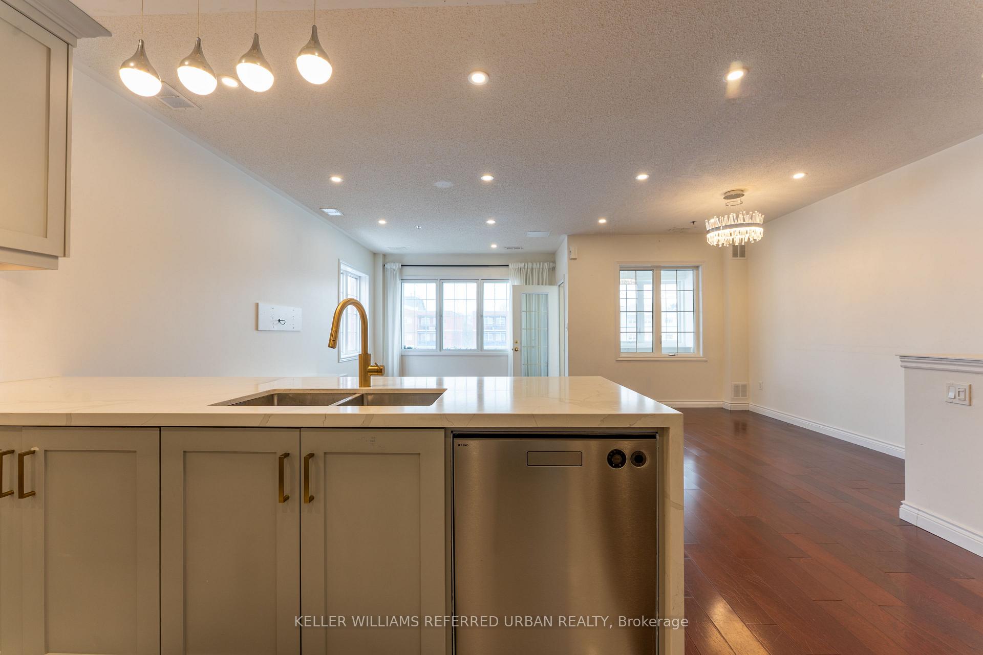Photo 18 of Unit TH219, 9421 Jane Street, Vaughan, Maple — HOMEH