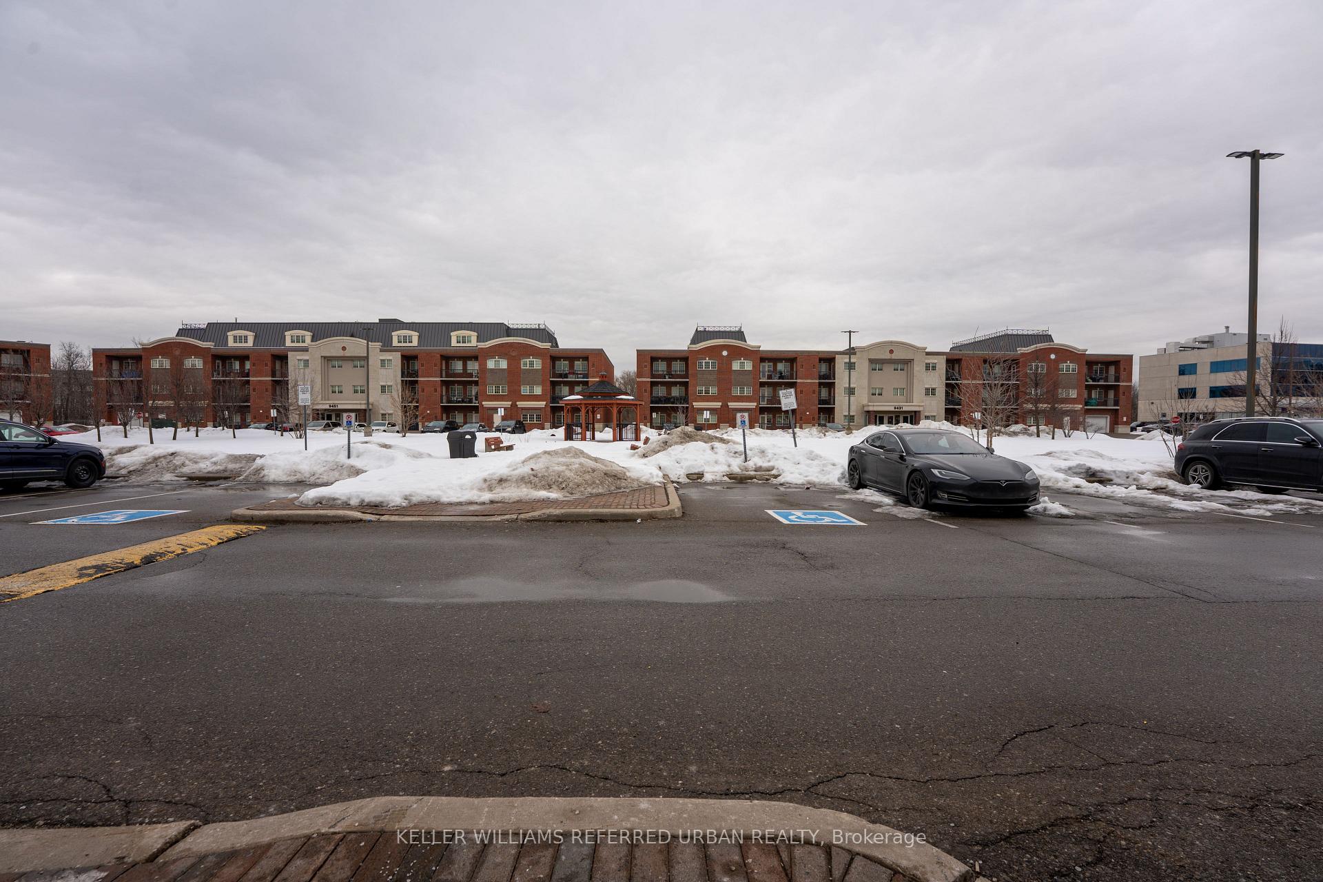 Photo 23 of Unit TH219, 9421 Jane Street, Vaughan, Maple — HOMEH
