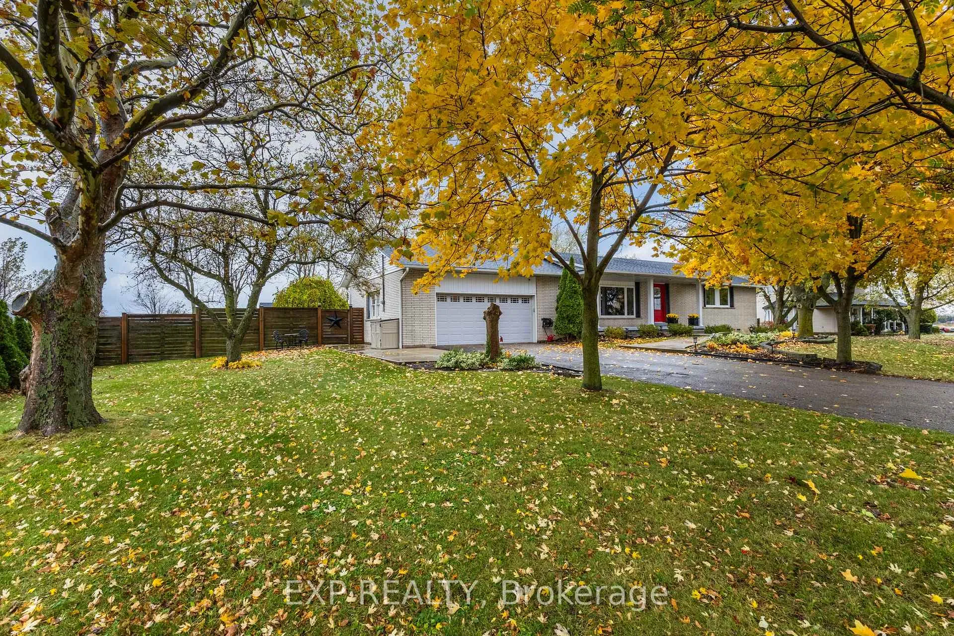 Photo 5 of 2116 Binbrook Road E, Hamilton, Binbrook — HOMEH
