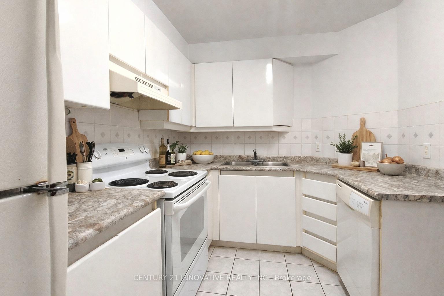 Photo 5 of Unit 3, 151 Townsgate Drive, Vaughan, Crestwood-Springfarm-Yorkhill — HOMEH