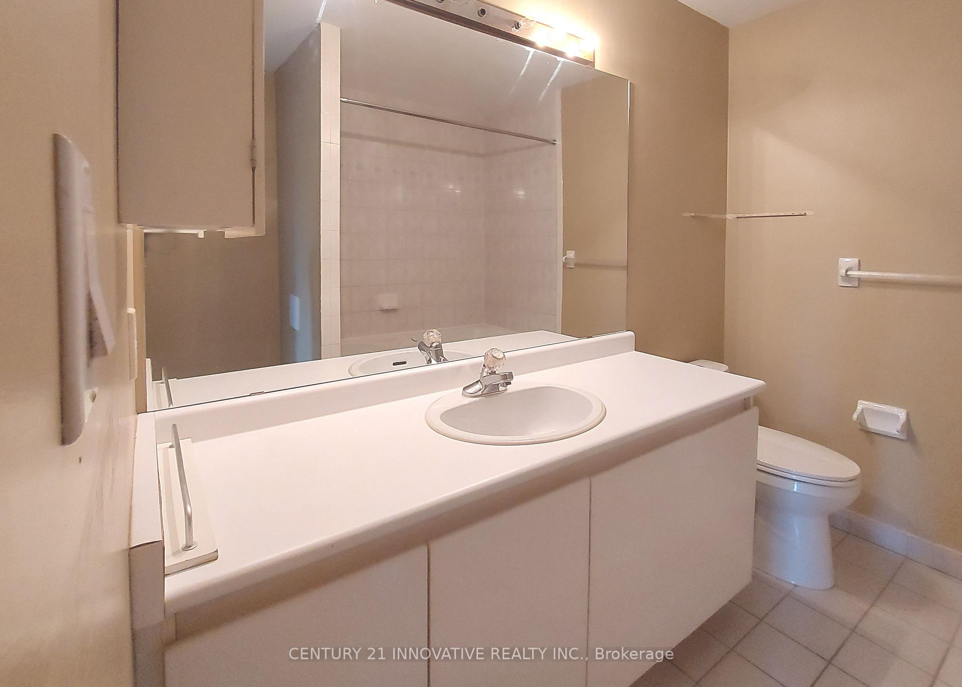 Photo 12 of Unit 3, 151 Townsgate Drive, Vaughan, Crestwood-Springfarm-Yorkhill — HOMEH