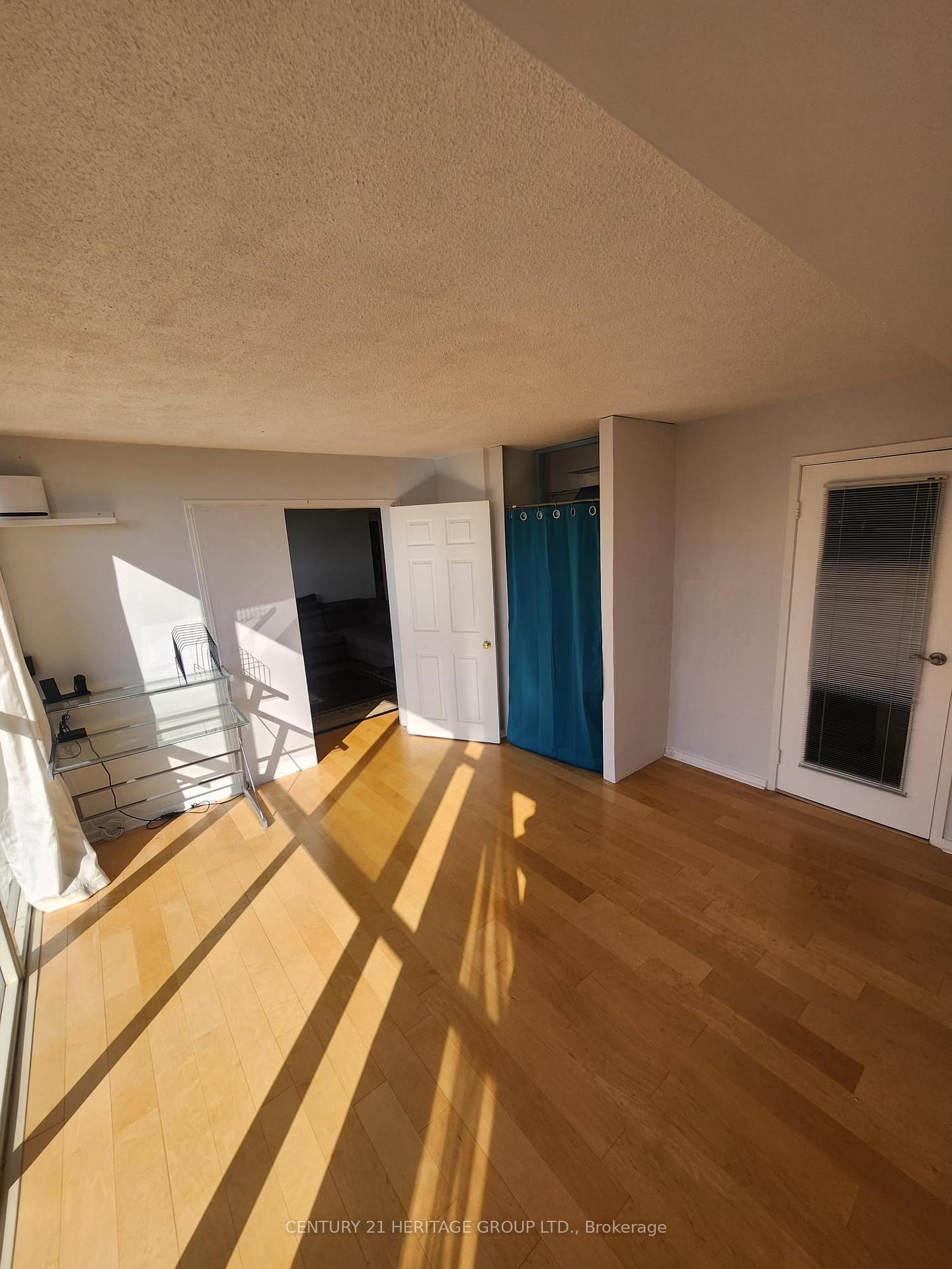 Photo 13 of Unit 1010, 15 Maitland Place, Toronto, Cabbagetown-South St. James Town — HOMEH