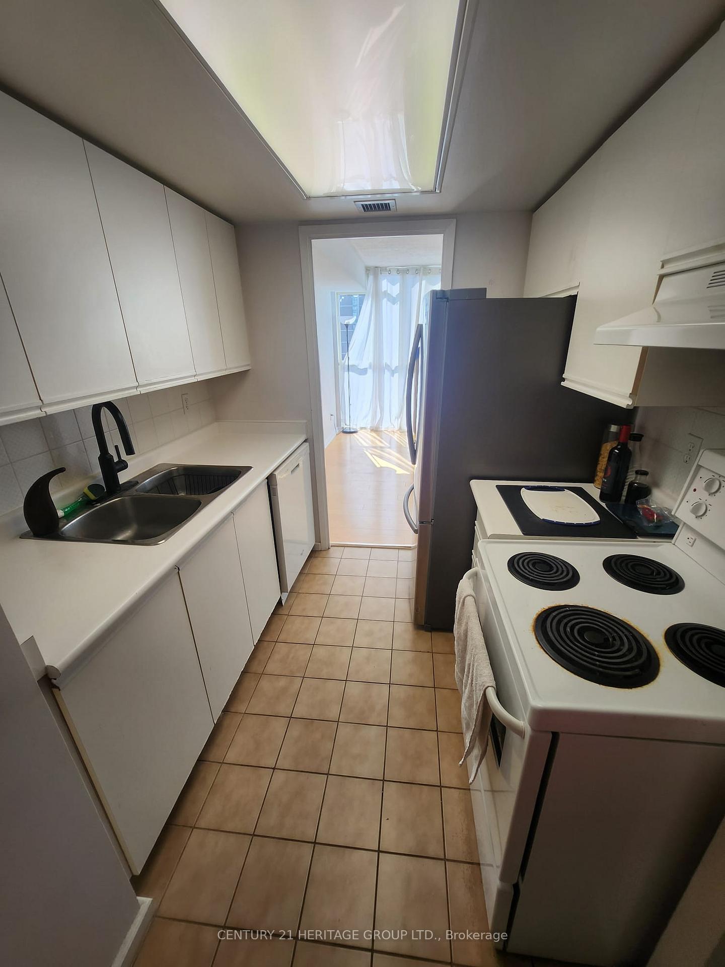 Photo 8 of Unit 1010, 15 Maitland Place, Toronto, Cabbagetown-South St. James Town — HOMEH