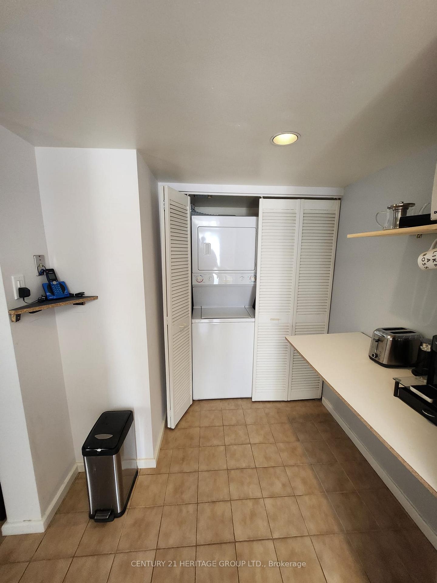 Photo 9 of Unit 1010, 15 Maitland Place, Toronto, Cabbagetown-South St. James Town — HOMEH