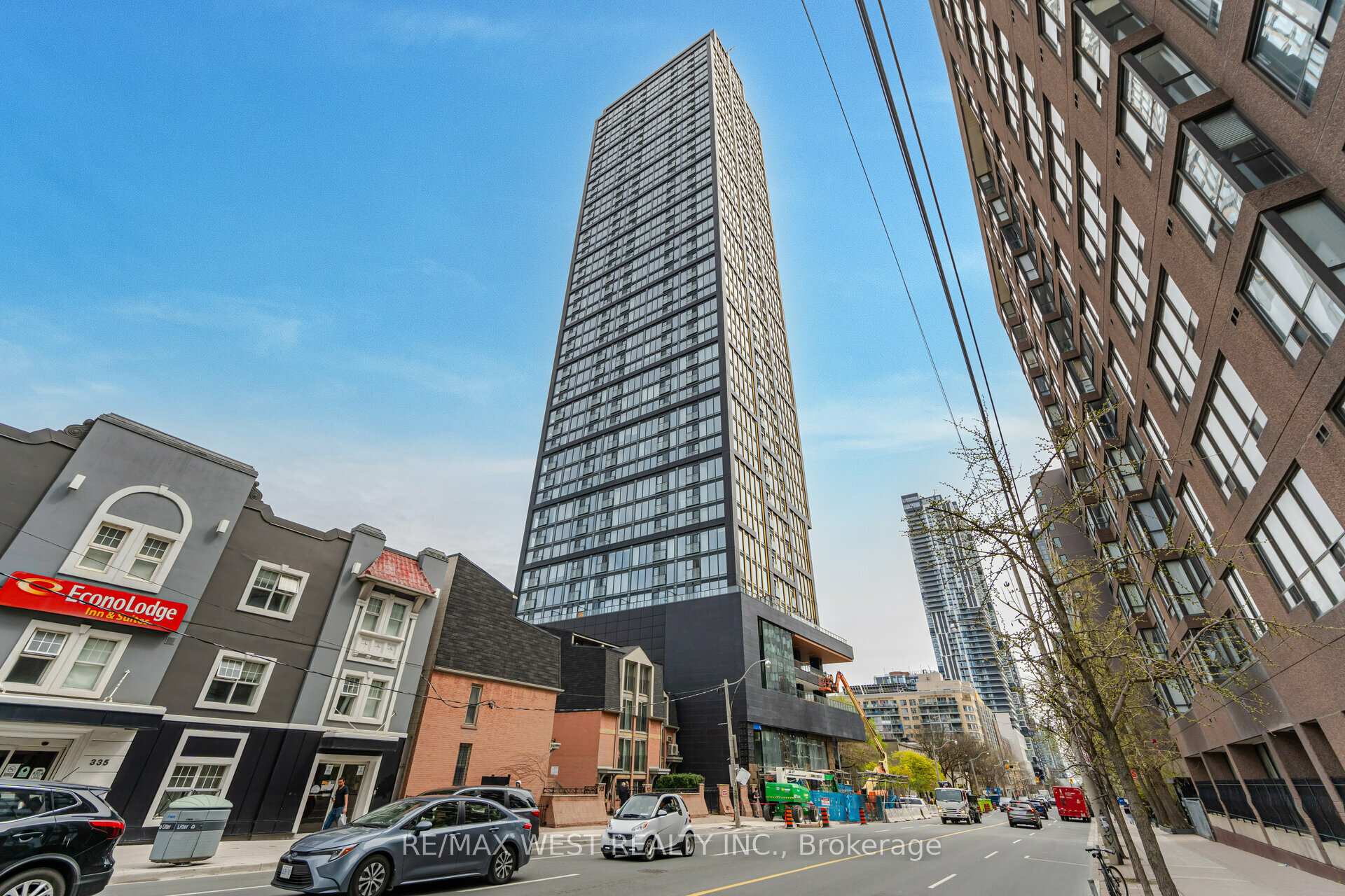 Front of Unit 2609, 319 Jarvis Street