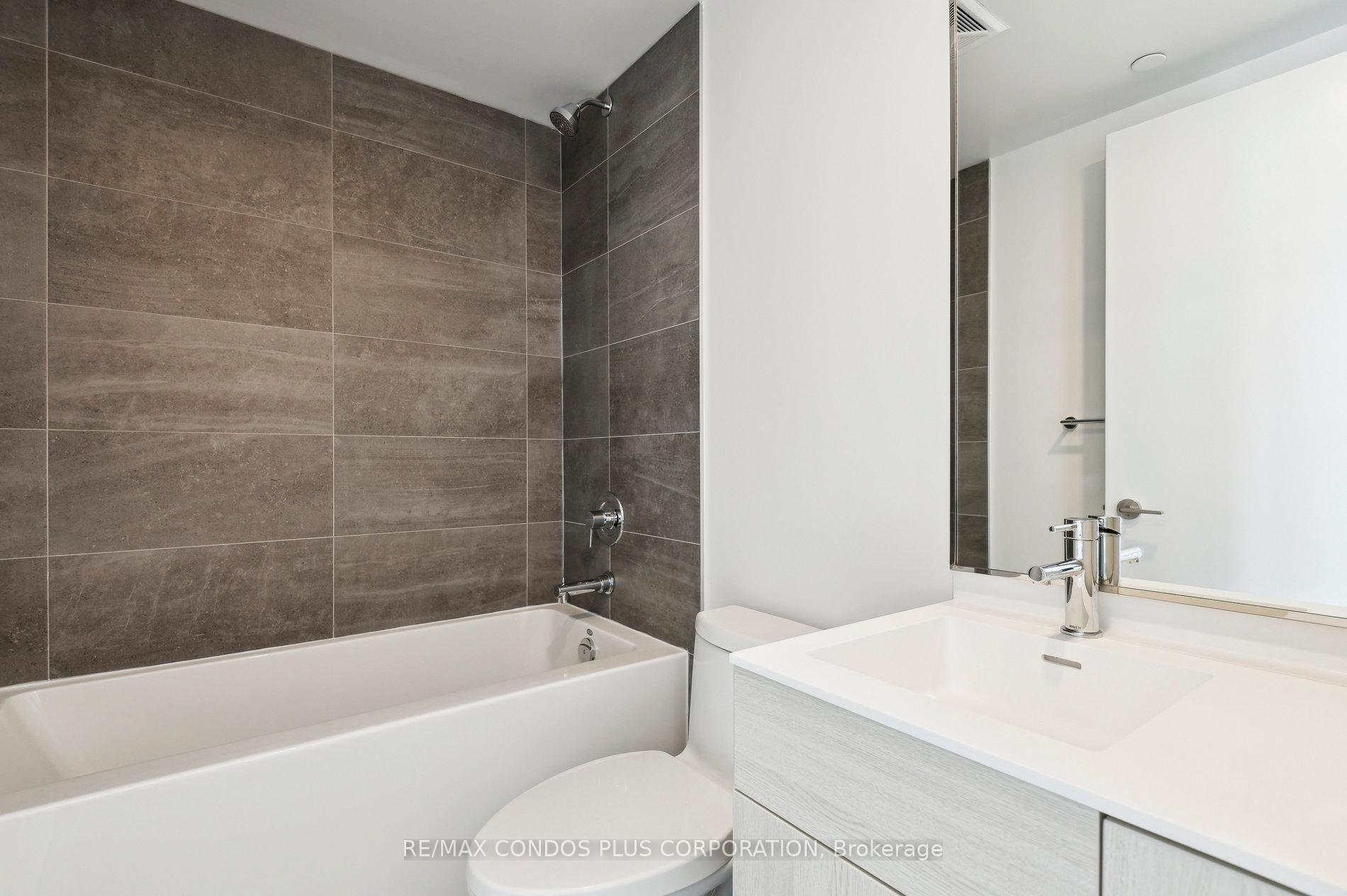 Photo 4 of Unit 1011, 28 Eastern Avenue, Toronto, Moss Park — HOMEH