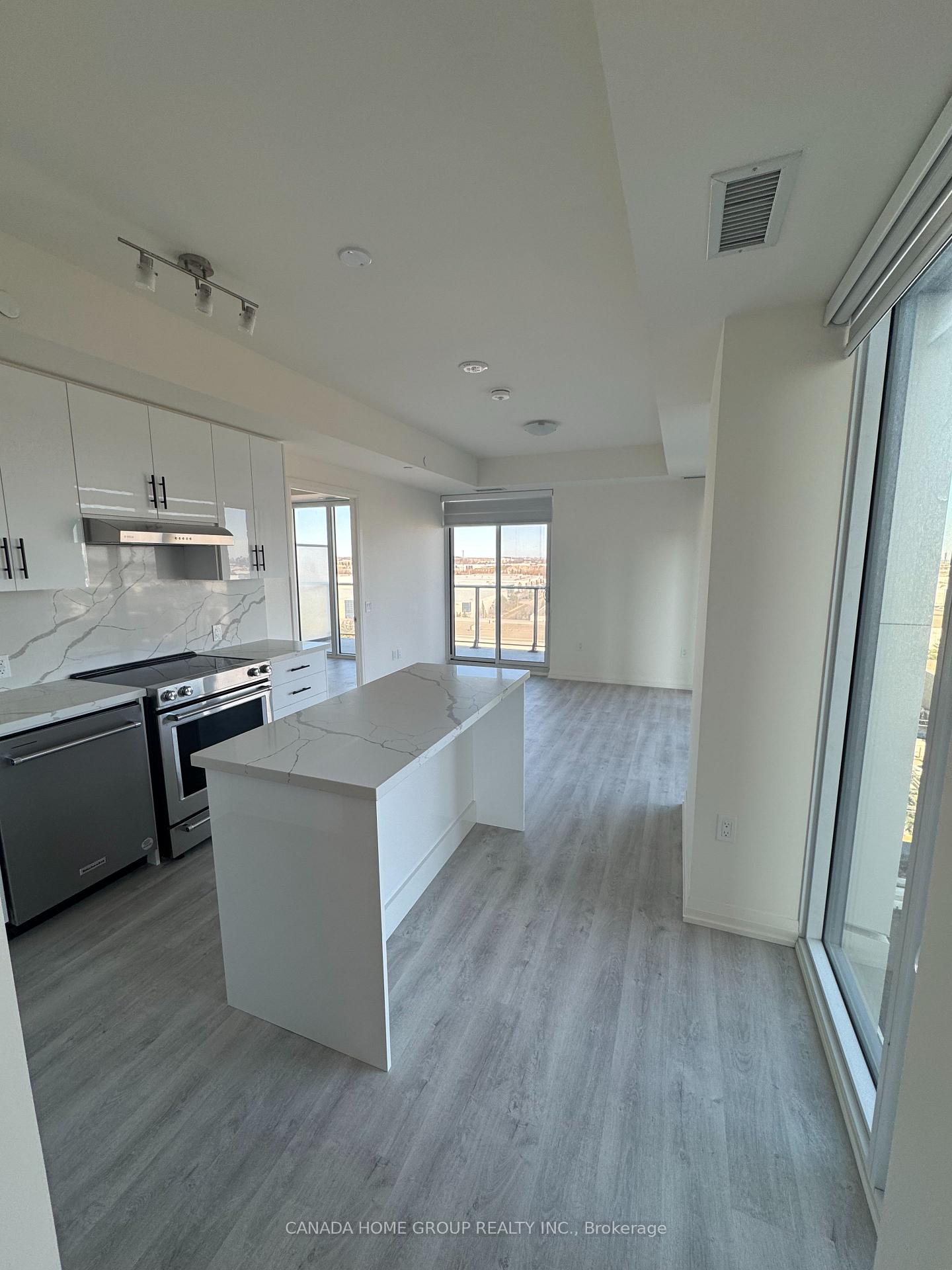 Photo 4 of Unit 809, 8960 Jane Street, Vaughan, Concord — HOMEH