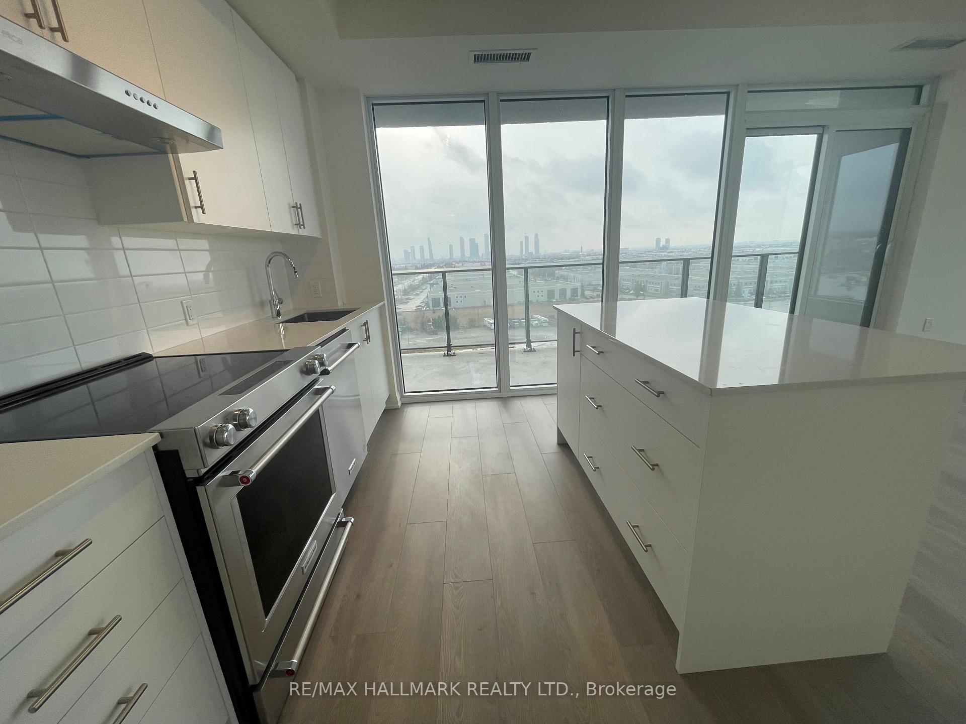 Photo 12 of Unit 812, 8960 Jane Street, Vaughan, Concord — HOMEH