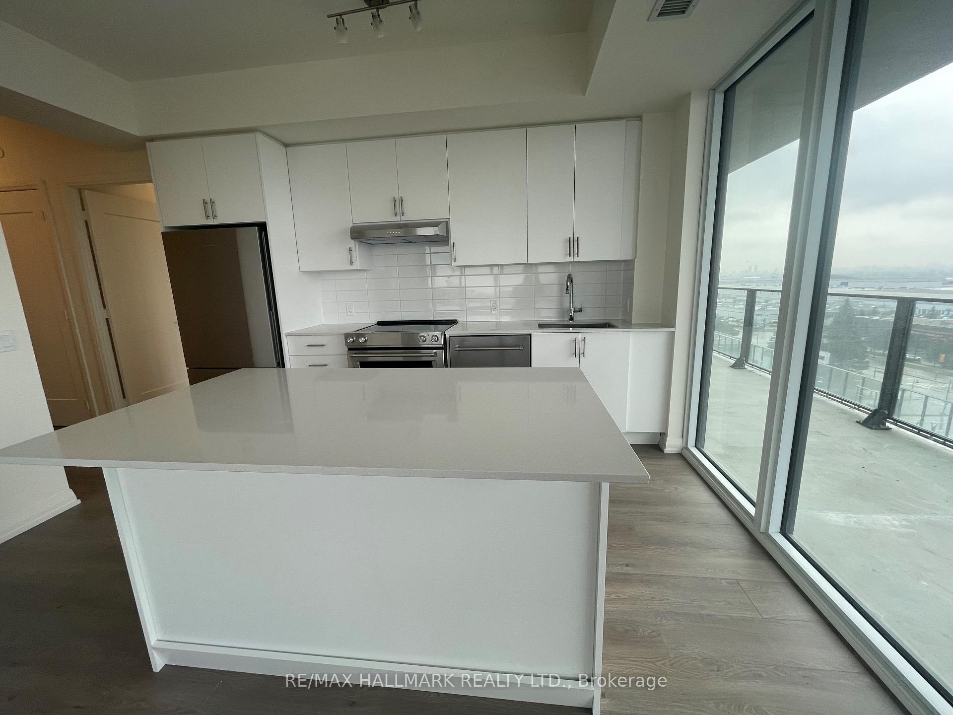 Photo 8 of Unit 812, 8960 Jane Street, Vaughan, Concord — HOMEH
