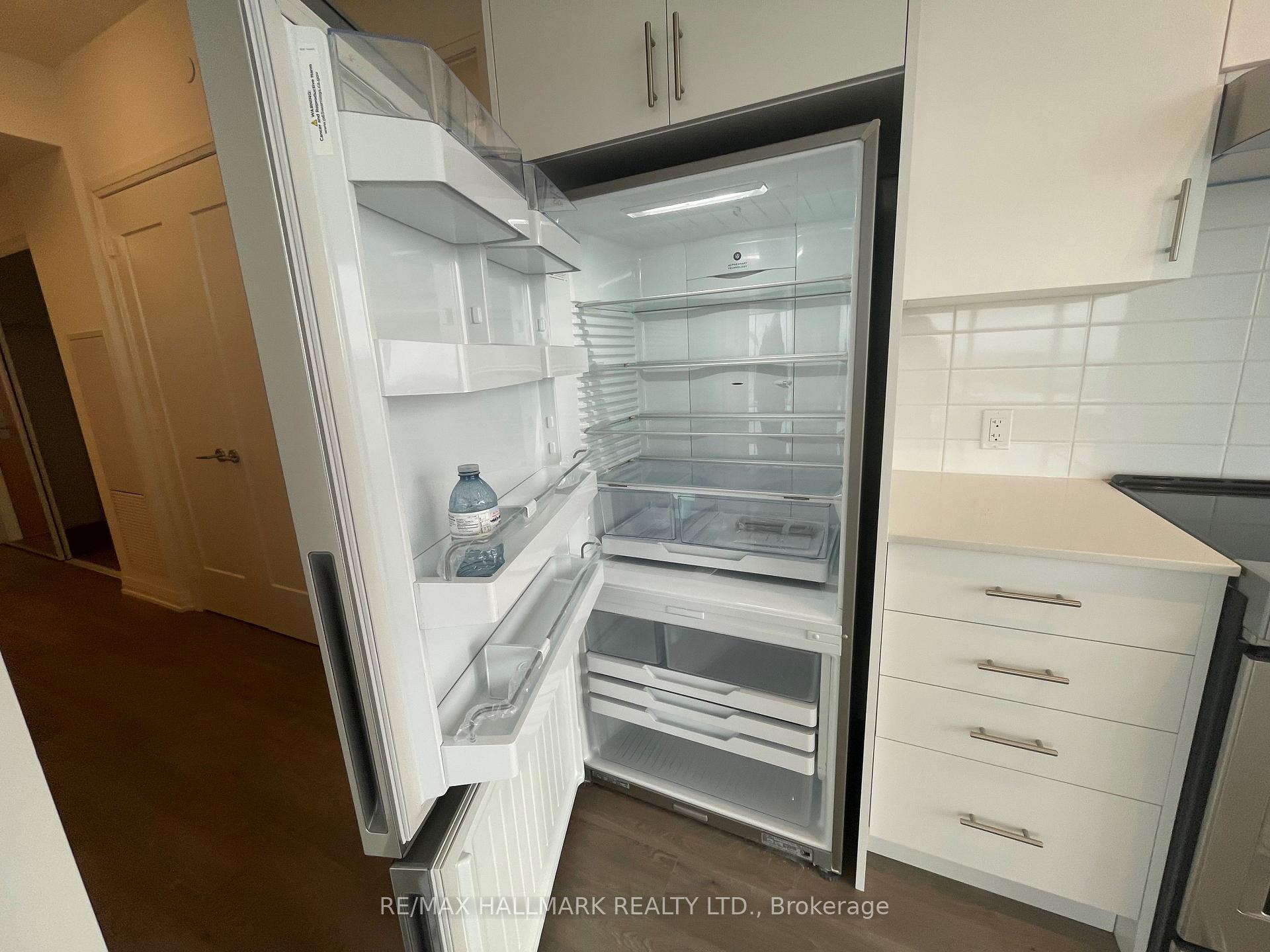 Photo 19 of Unit 812, 8960 Jane Street, Vaughan, Concord — HOMEH