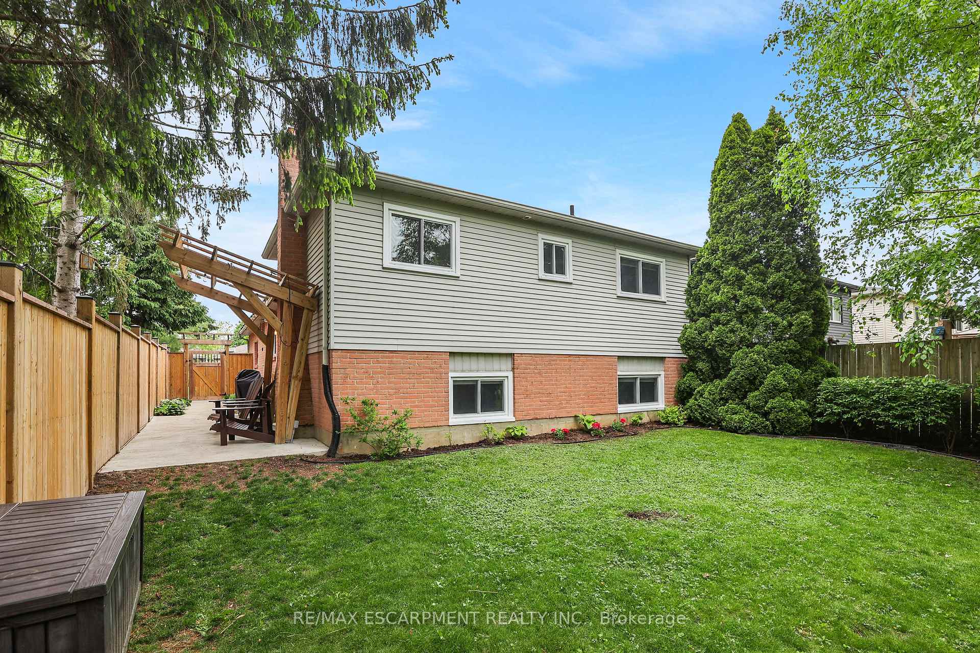 Photo 3 of 47 Sandra Crescent, Grimsby, Grimsby East — HOMEH