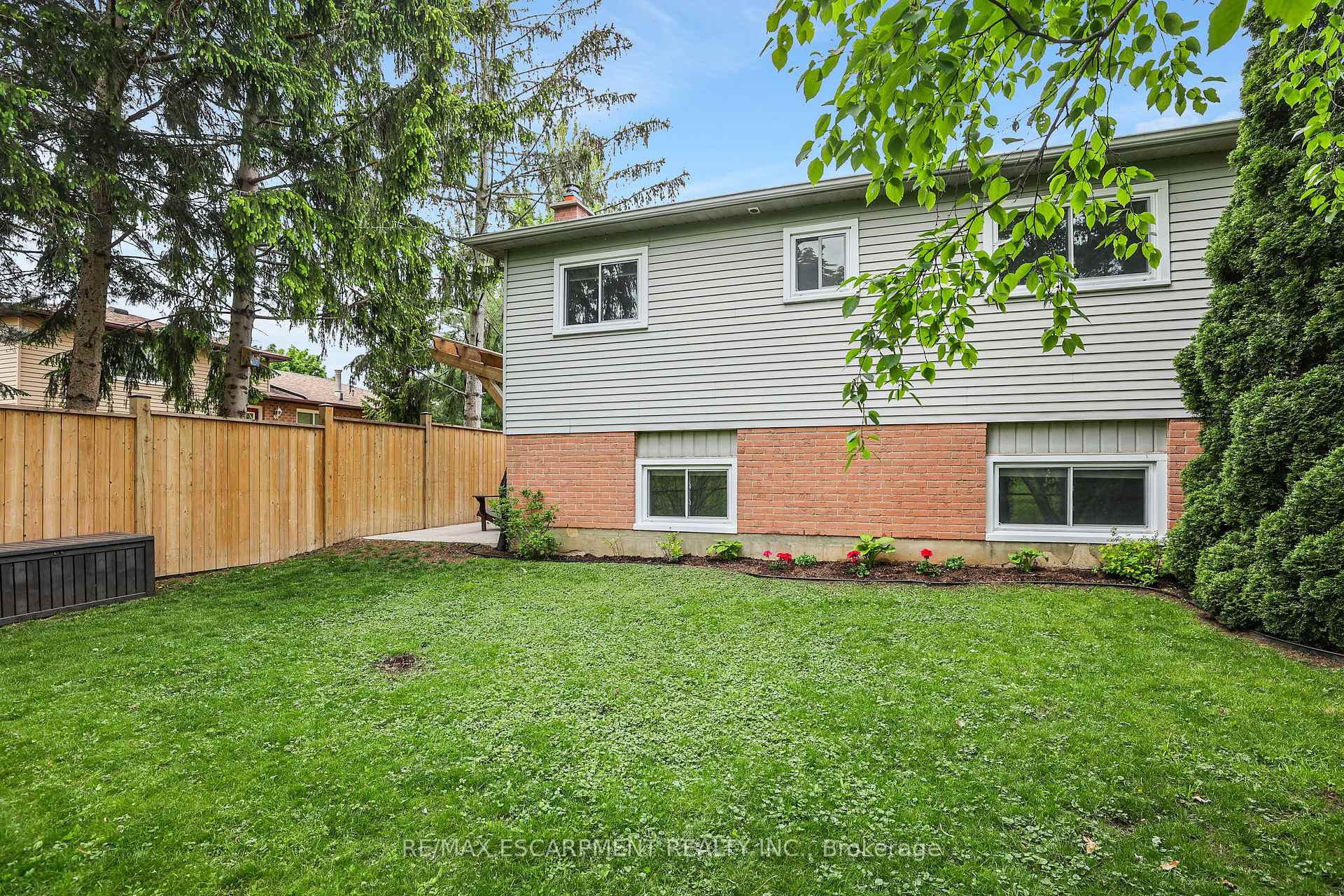 Photo 24 of 47 Sandra Crescent, Grimsby, Grimsby East — HOMEH