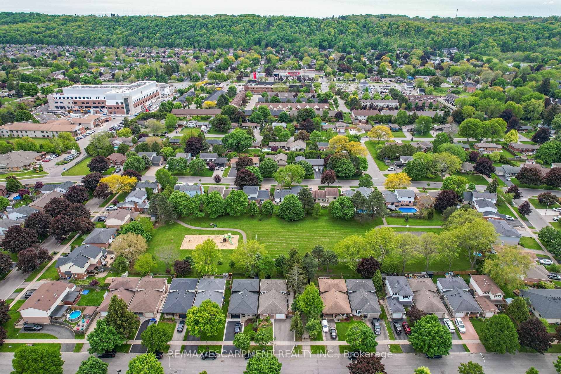 Photo 29 of 47 Sandra Crescent, Grimsby, Grimsby East — HOMEH