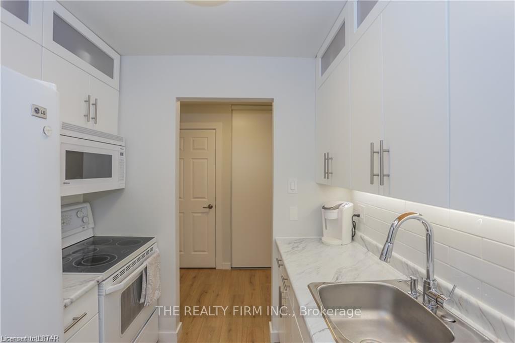 Photo 6 of Unit 310, 735 Deveron Crescent, London, South T — HOMEH