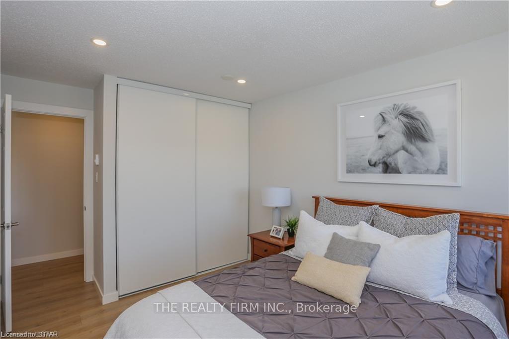 Photo 10 of Unit 310, 735 Deveron Crescent, London, South T — HOMEH