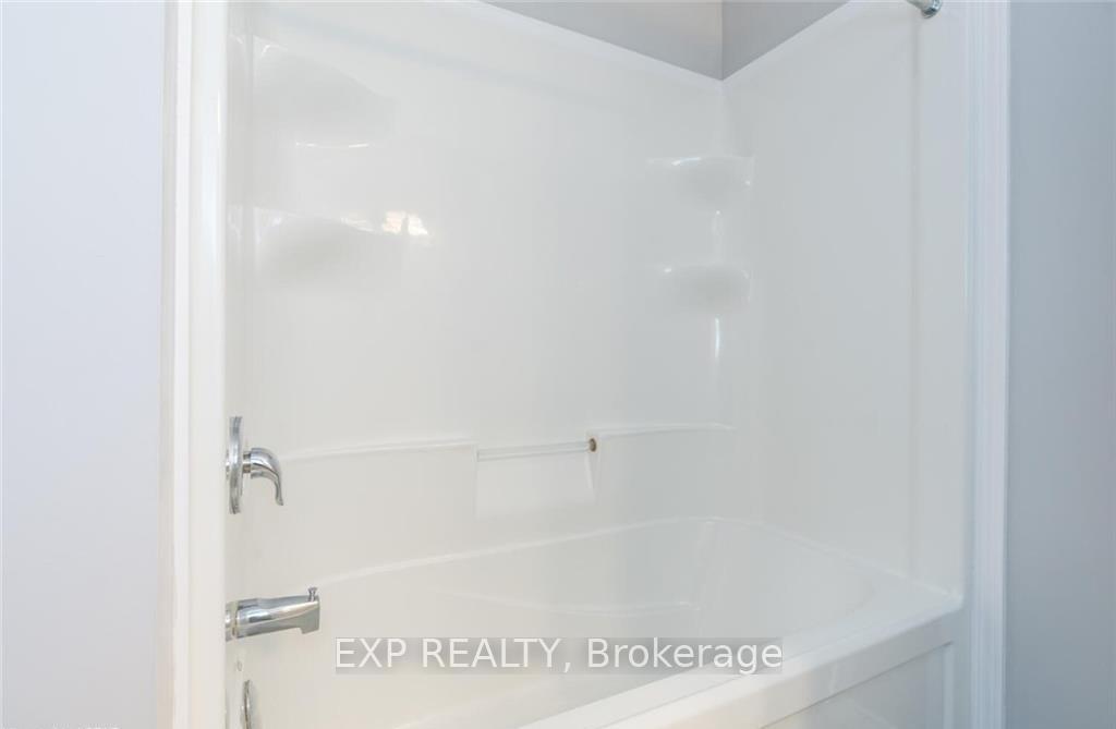 Photo 3 of Unit Unit #76, 3200 Singleton Avenue, London, South W — HOMEH