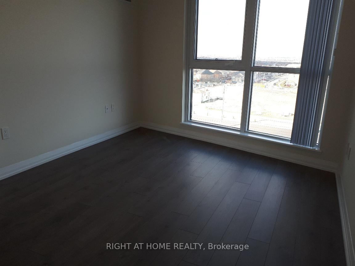 Front of Unit #912, 35 Watergarden Drive