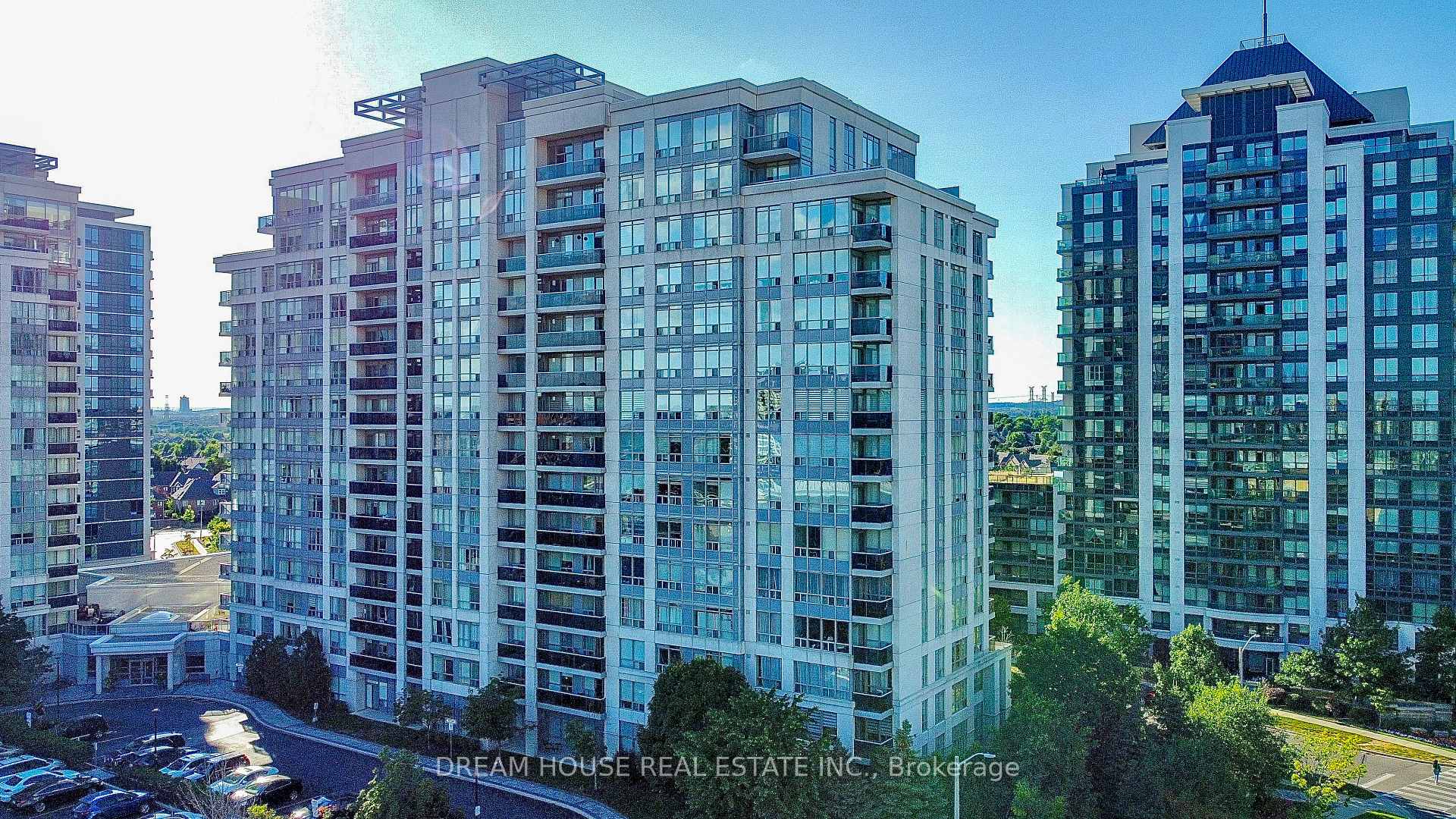 Photo 1 of Unit 114, 50 Disera Drive, Vaughan, Beverley Glen — HOMEH