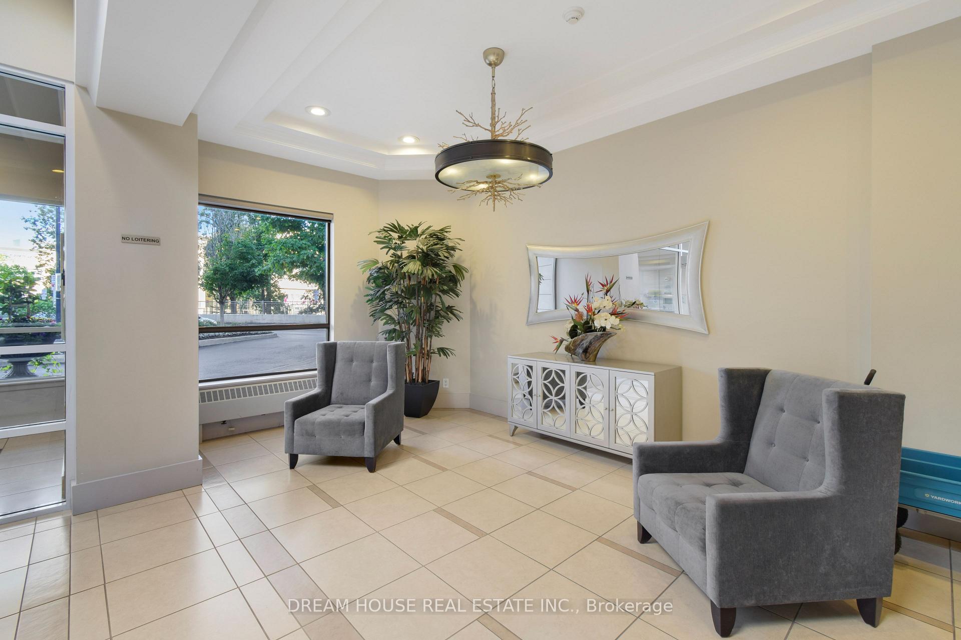 Photo 3 of Unit 114, 50 Disera Drive, Vaughan, Beverley Glen — HOMEH