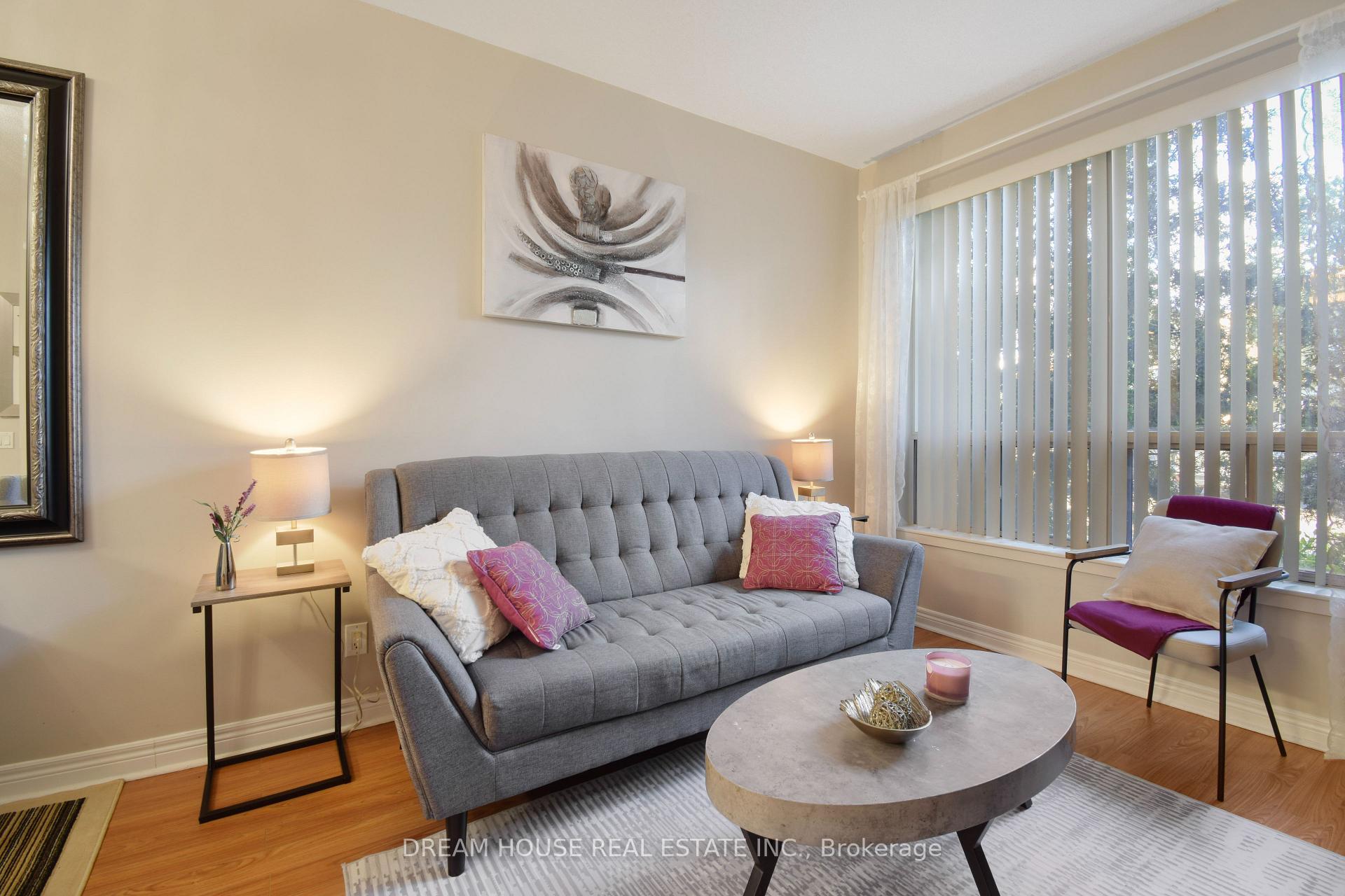 Photo 8 of Unit 114, 50 Disera Drive, Vaughan, Beverley Glen — HOMEH
