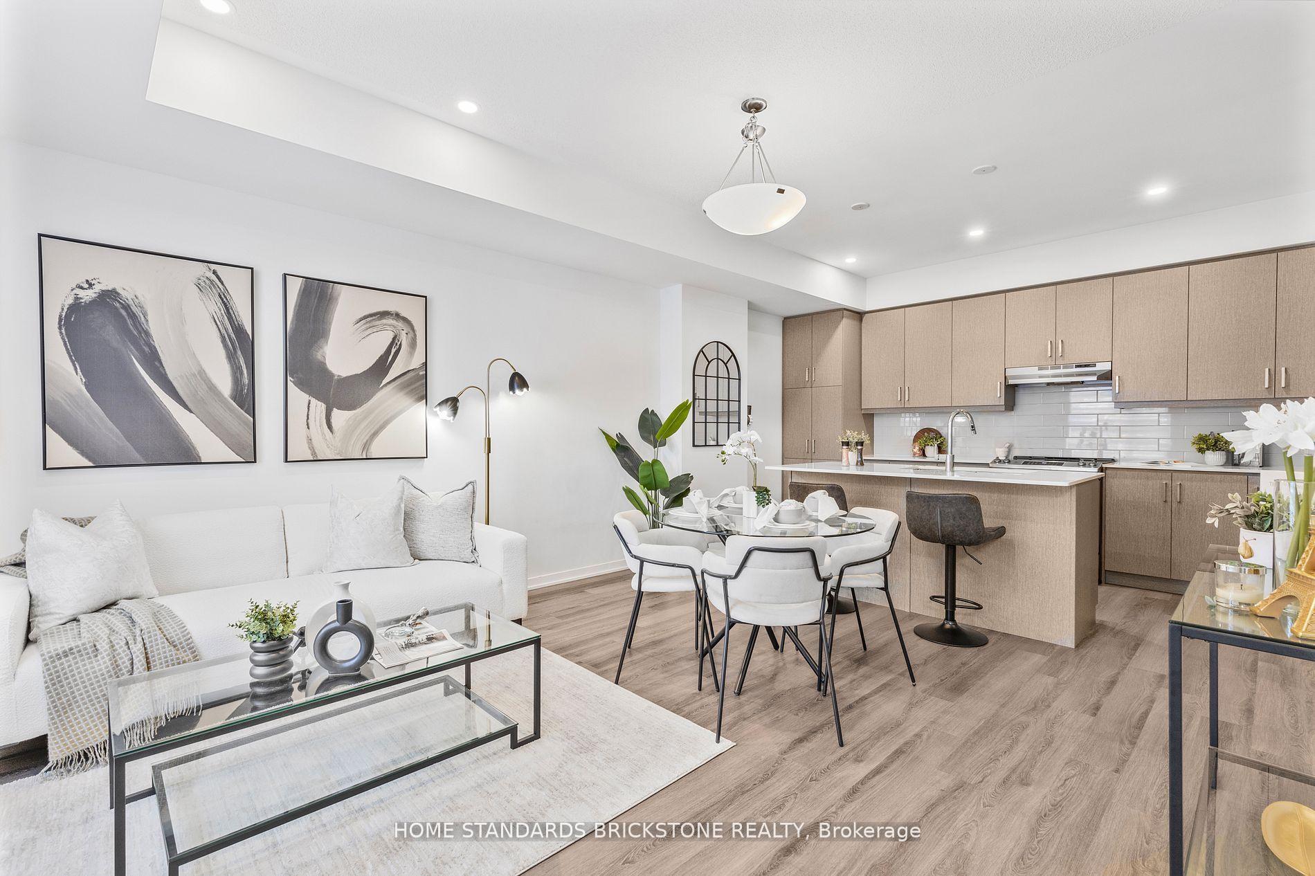 Photo 11 of Unit 366, 90 Honeycrisp Crescent, Vaughan, Vaughan Corporate Centre — HOMEH