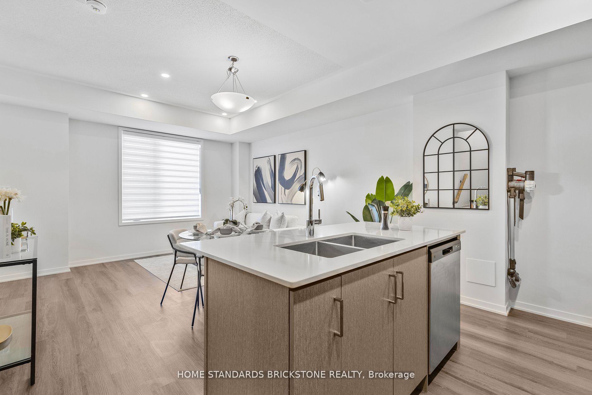 Photo 25 of Unit 366, 90 Honeycrisp Crescent, Vaughan, Vaughan Corporate Centre — HOMEH