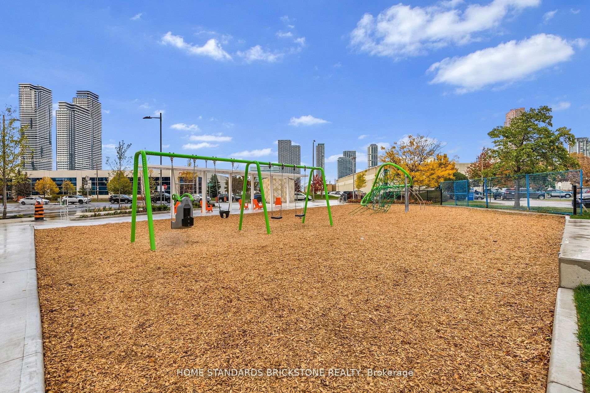 Photo 13 of Unit 366, 90 Honeycrisp Crescent, Vaughan, Vaughan Corporate Centre — HOMEH