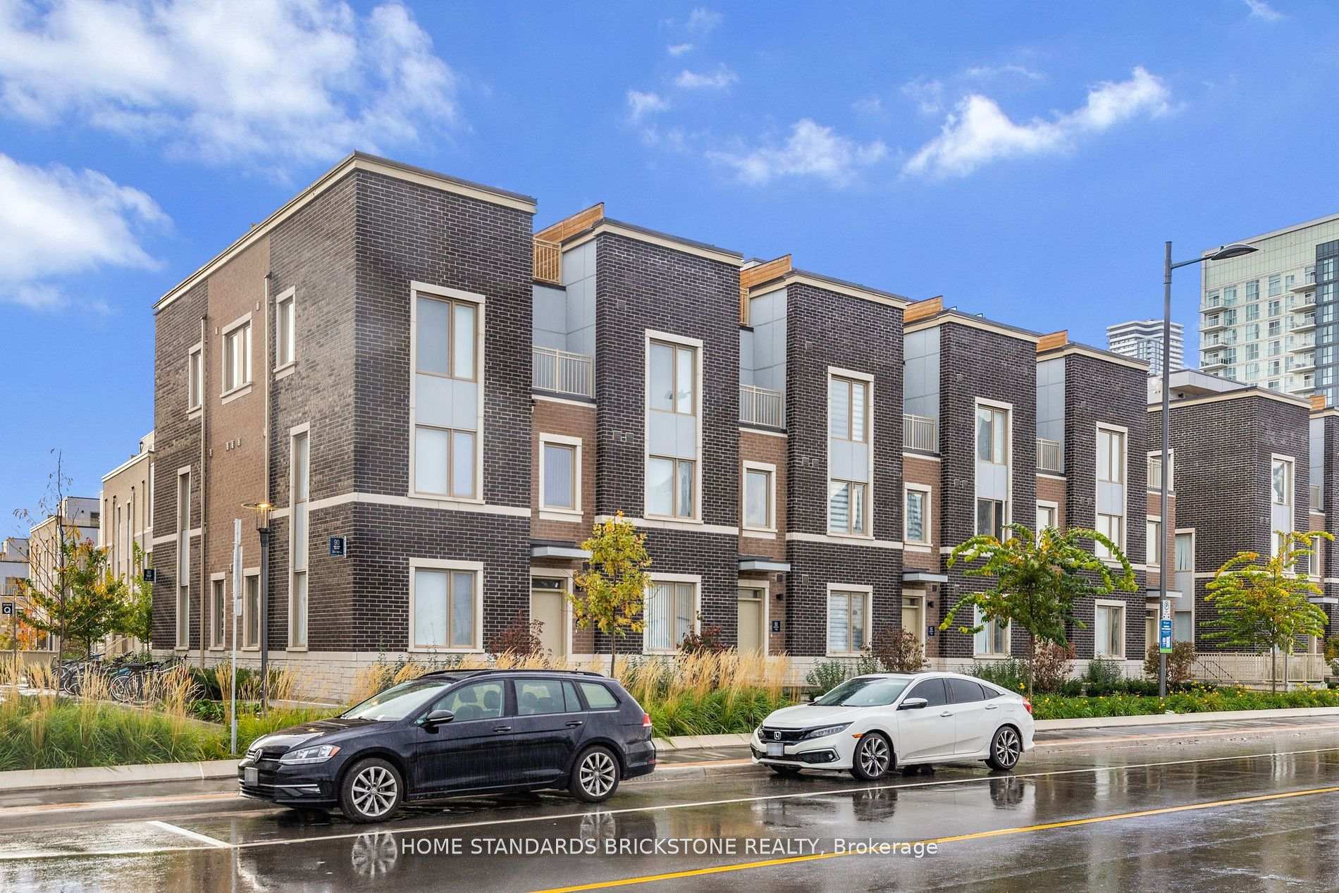 Photo 33 of Unit 366, 90 Honeycrisp Crescent, Vaughan, Vaughan Corporate Centre — HOMEH