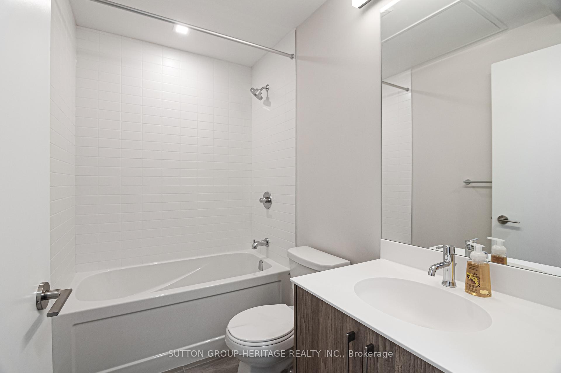 Photo 4 of Unit 605, 201 Brock Street, Whitby, Downtown Whitby — HOMEH