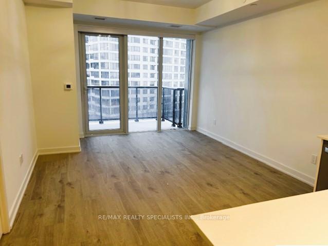 Photo 2 of Unit 603, 1035 Southdown Road, Mississauga, Clarkson — HOMEH