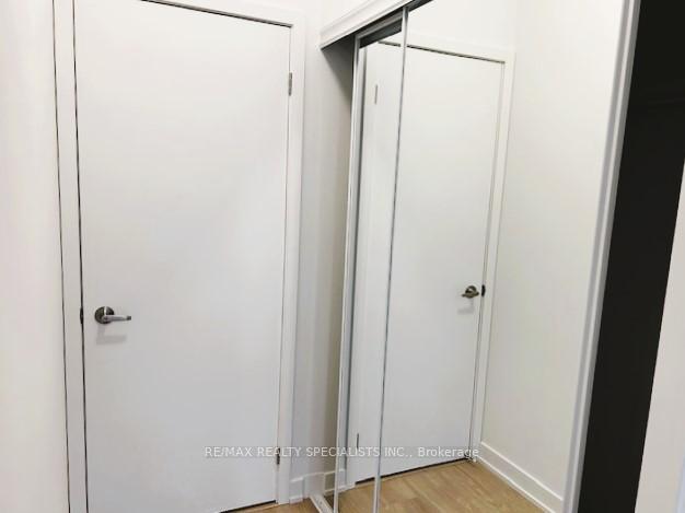 Photo 6 of Unit 603, 1035 Southdown Road, Mississauga, Clarkson — HOMEH