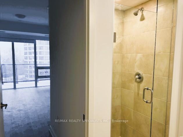 Photo 5 of Unit 603, 1035 Southdown Road, Mississauga, Clarkson — HOMEH