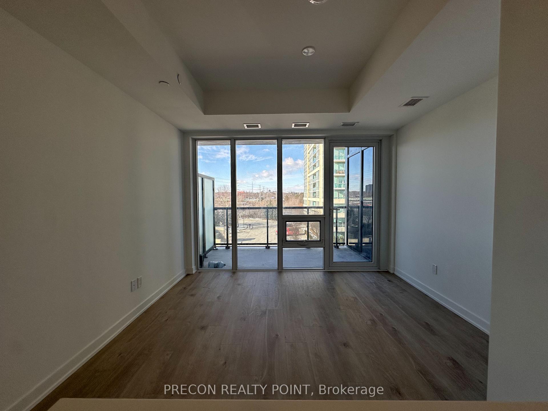 Photo 4 of Unit 414, 1035 Southdown Road, Mississauga, Clarkson — HOMEH