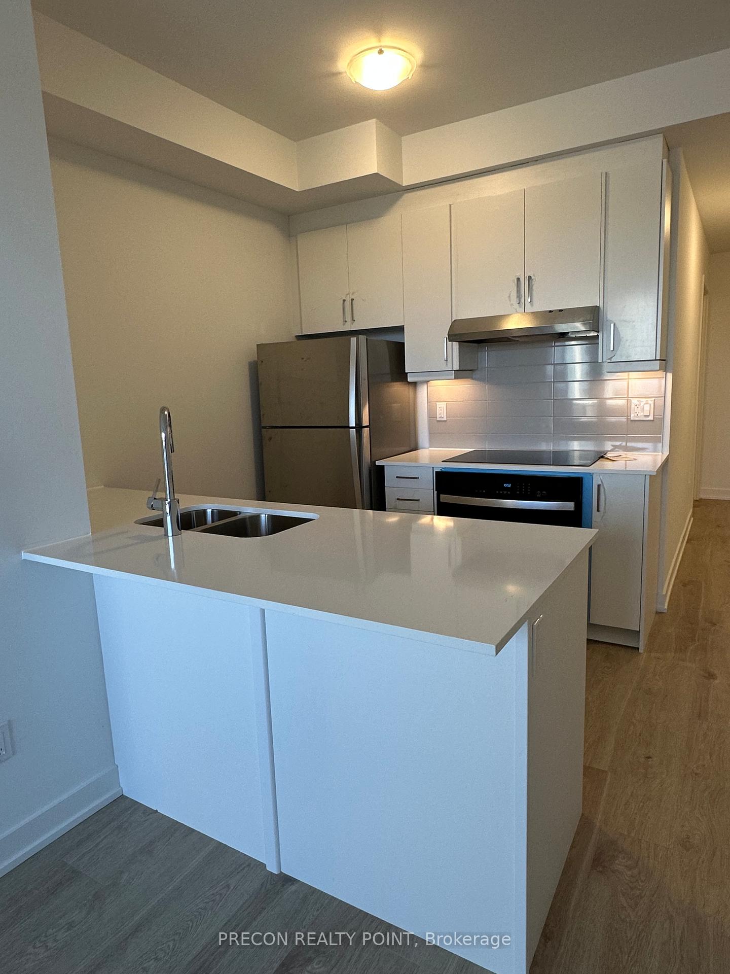 Photo 3 of Unit 414, 1035 Southdown Road, Mississauga, Clarkson — HOMEH