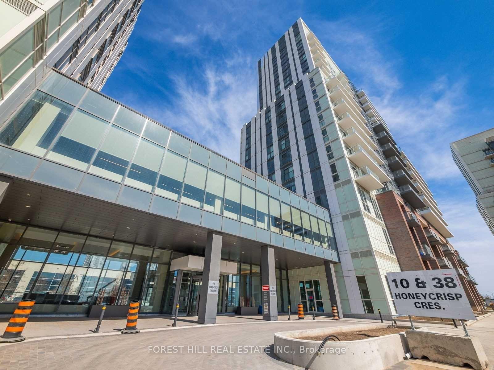 Front of Unit 903, 38 Honeycrisp Crescent
