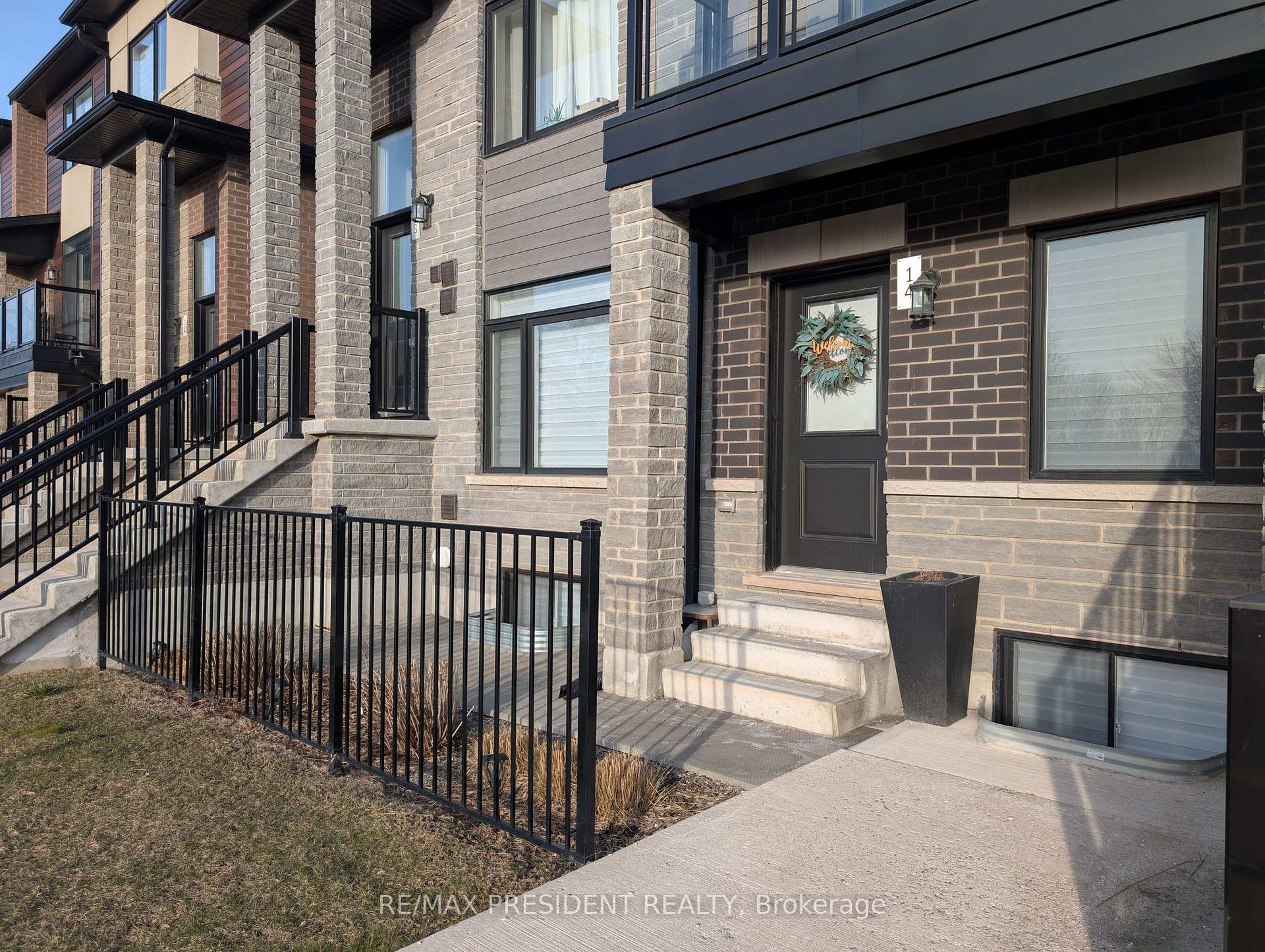 Photo 5 of Unit 14, 590 North Service Road, Hamilton, Stoney Creek — HOMEH