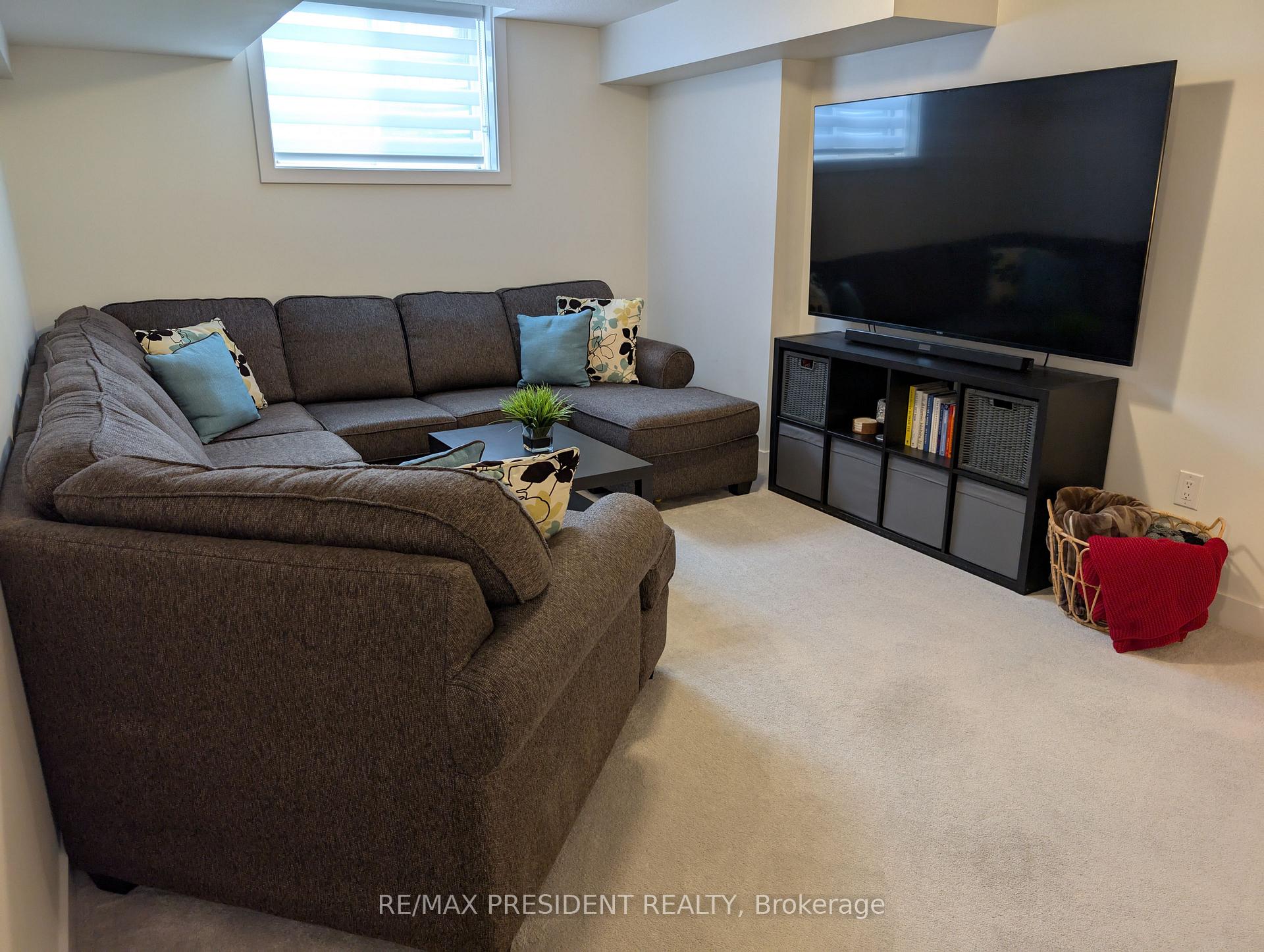 Photo 29 of Unit 14, 590 North Service Road, Hamilton, Stoney Creek — HOMEH
