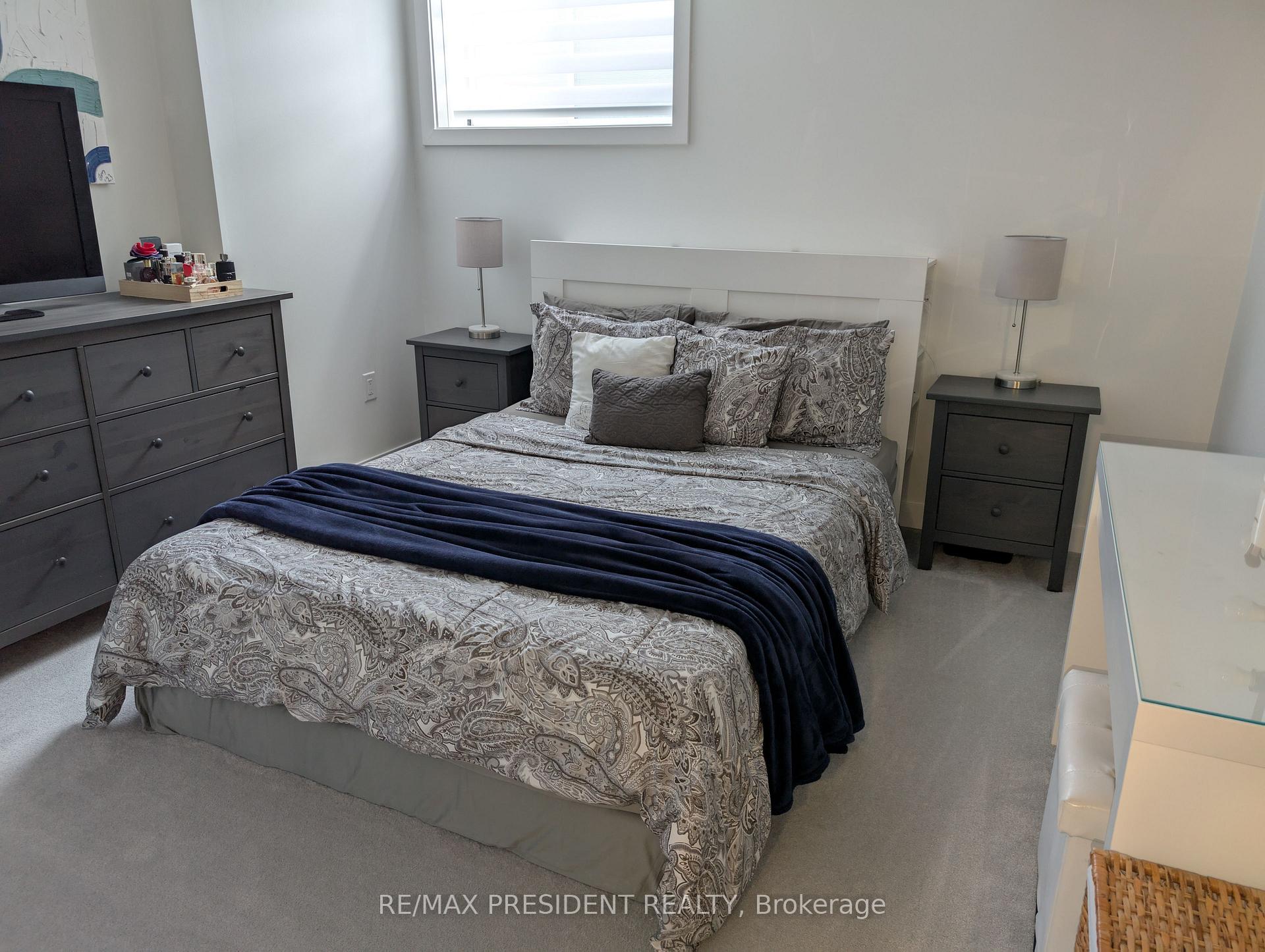 Photo 25 of Unit 14, 590 North Service Road, Hamilton, Stoney Creek — HOMEH
