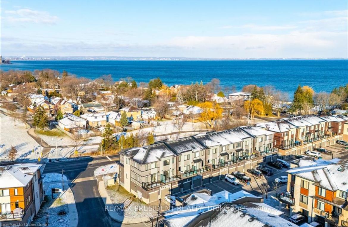 Photo 12 of Unit 14, 590 North Service Road, Hamilton, Stoney Creek — HOMEH