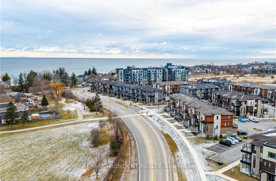 Photo 15 of Unit 14, 590 North Service Road, Hamilton, Stoney Creek — HOMEH