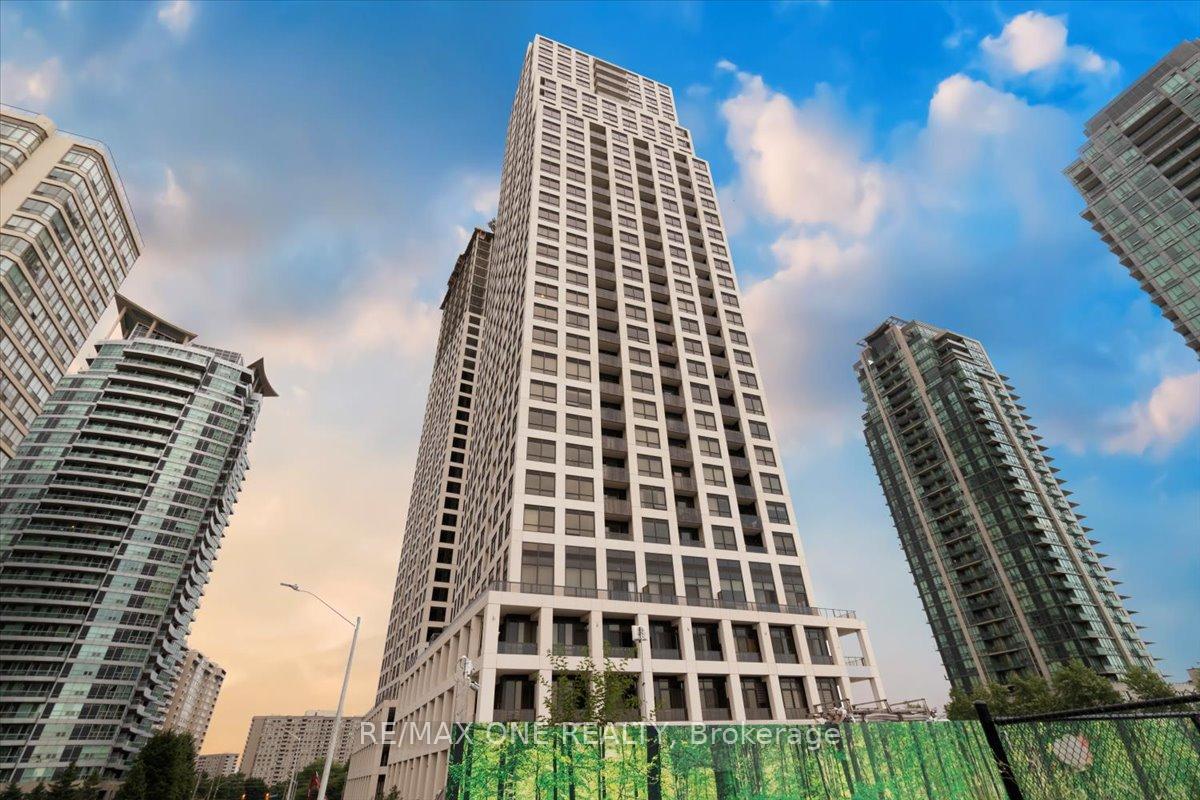 Front of Unit 1904, 36 Elm Drive W