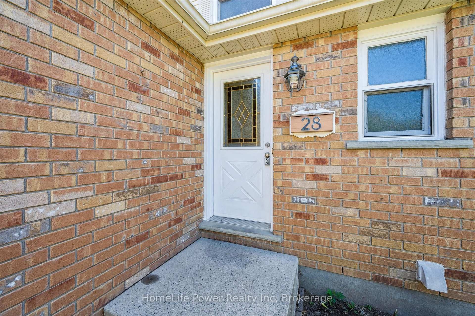 Photo 3 of 28 Rodgers Road, Guelph, Kortright West — HOMEH