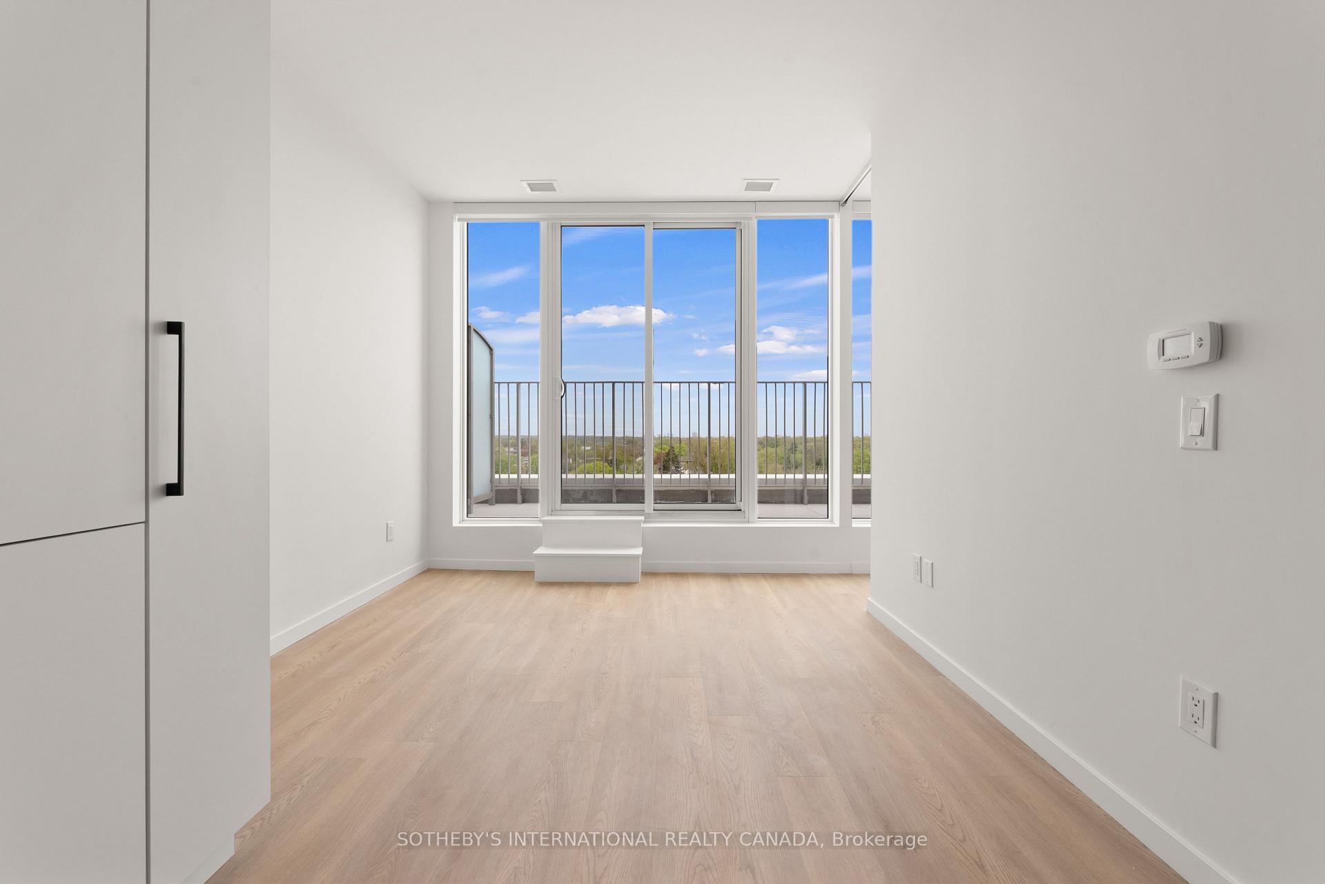 Photo 2 of Unit PH 813, 689 The Queensway, Etobicoke, Stonegate-Queensway — HOMEH