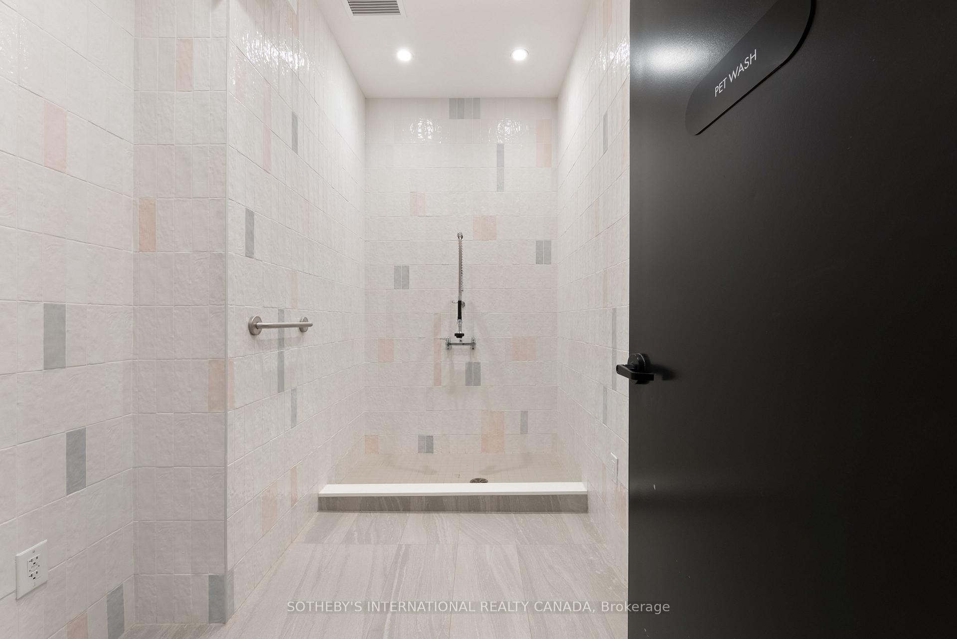 Photo 12 of Unit PH 813, 689 The Queensway, Etobicoke, Stonegate-Queensway — HOMEH