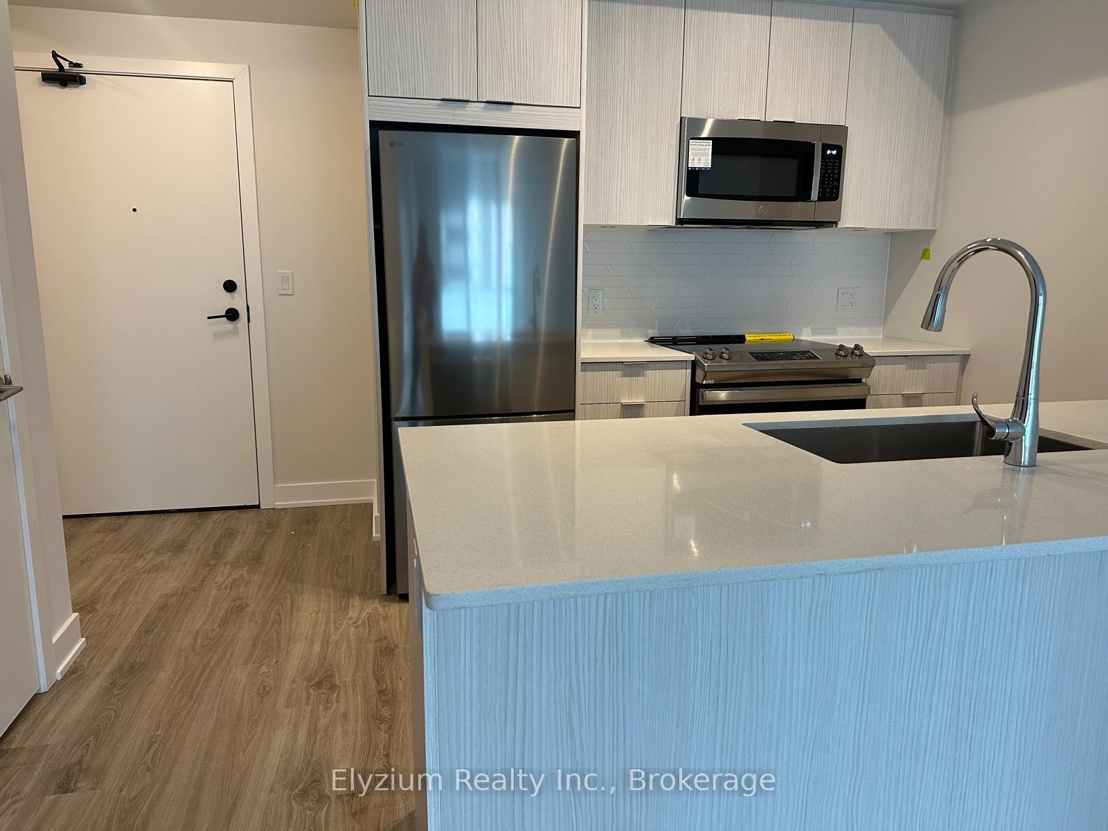 Photo 3 of Unit 820, 430 Square One Drive, Mississauga, City Centre — HOMEH