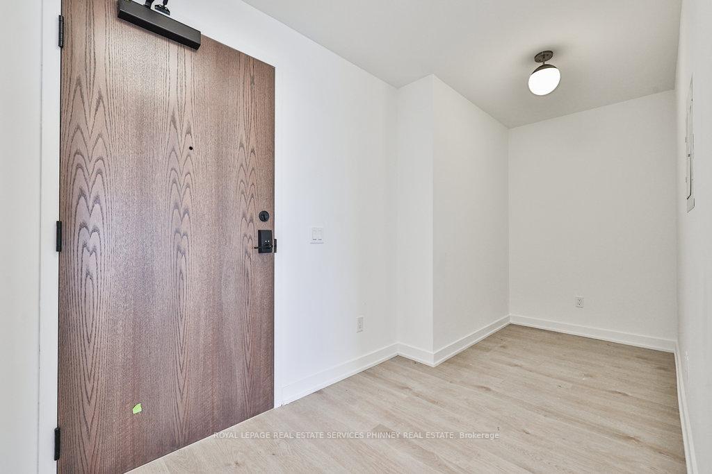 Photo 4 of Unit 1505, 1035 Southdown Road, Mississauga, Clarkson — HOMEH