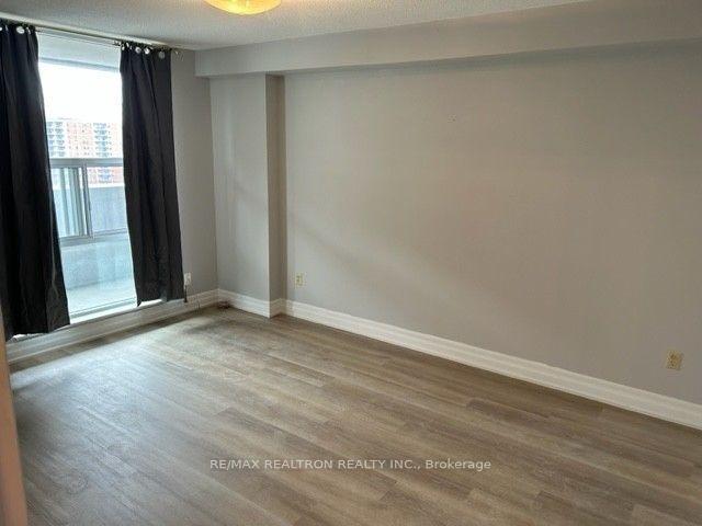 Photo 15 of Unit 906, 60 Inverlochy Boulevard, Markham, Royal Orchard — HOMEH