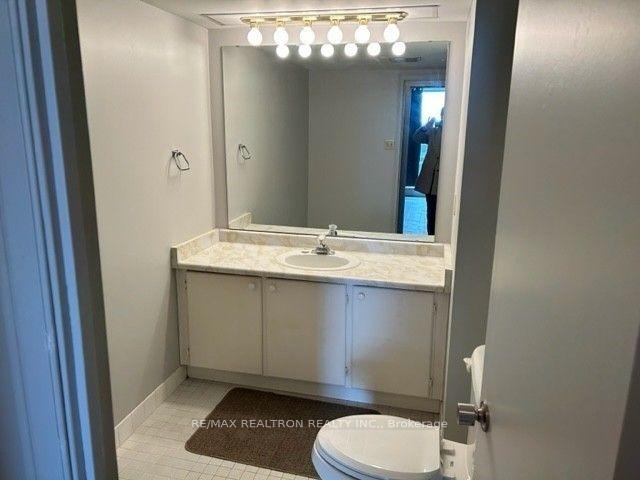 Photo 8 of Unit 906, 60 Inverlochy Boulevard, Markham, Royal Orchard — HOMEH