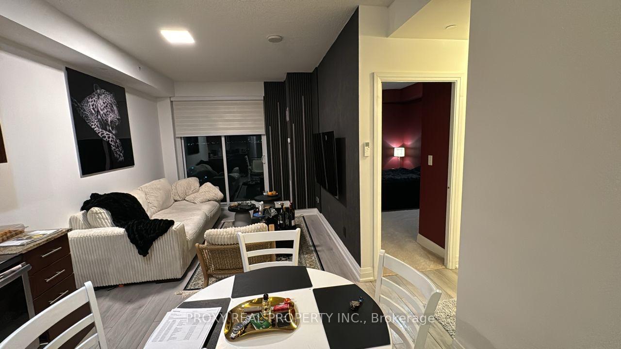 Photo 7 of Unit 1405, 7167 Yonge Street S, Markham, Grandview — HOMEH