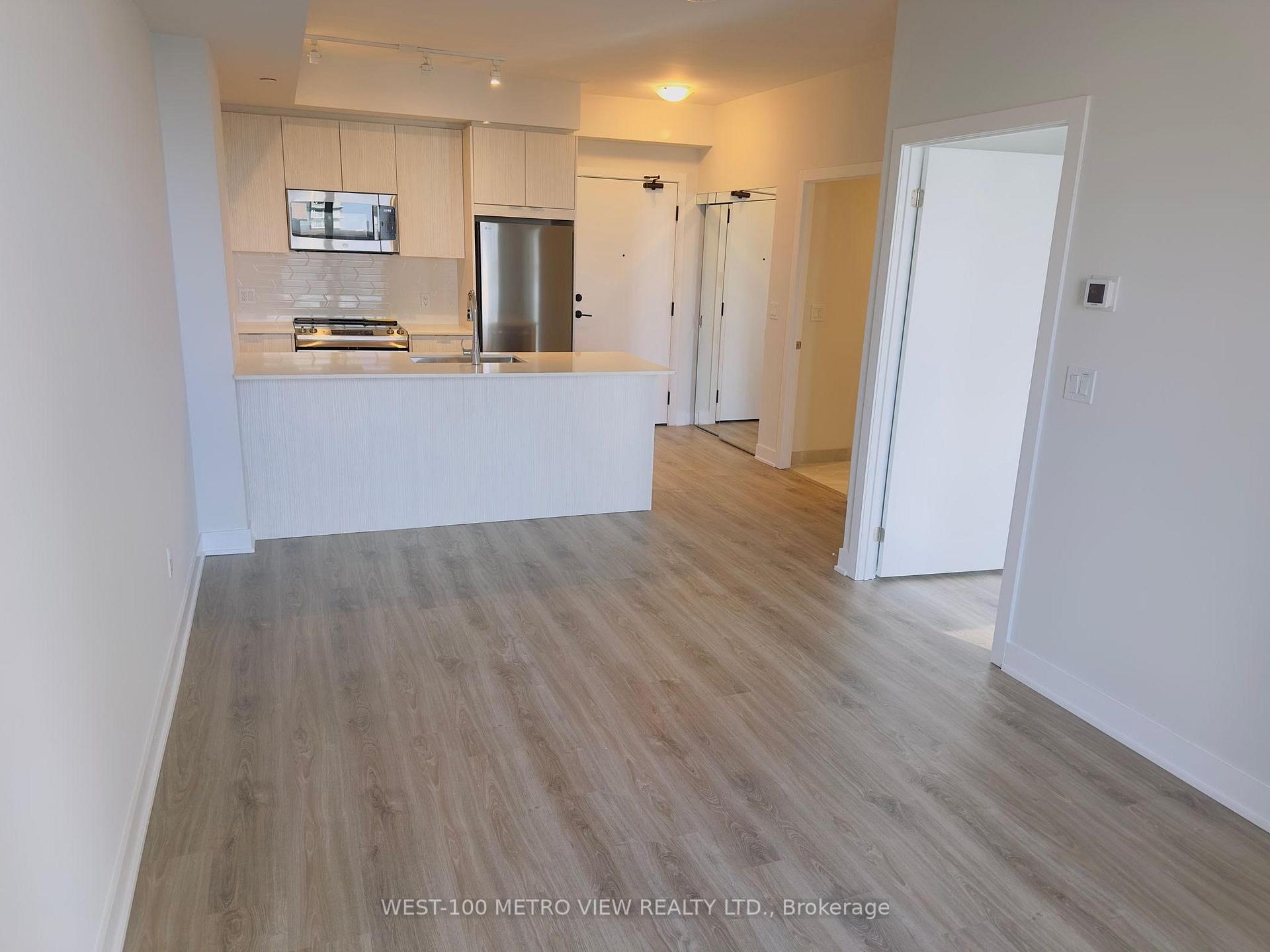 Photo 3 of Unit 804, 430 Square One Drive, Mississauga, City Centre — HOMEH
